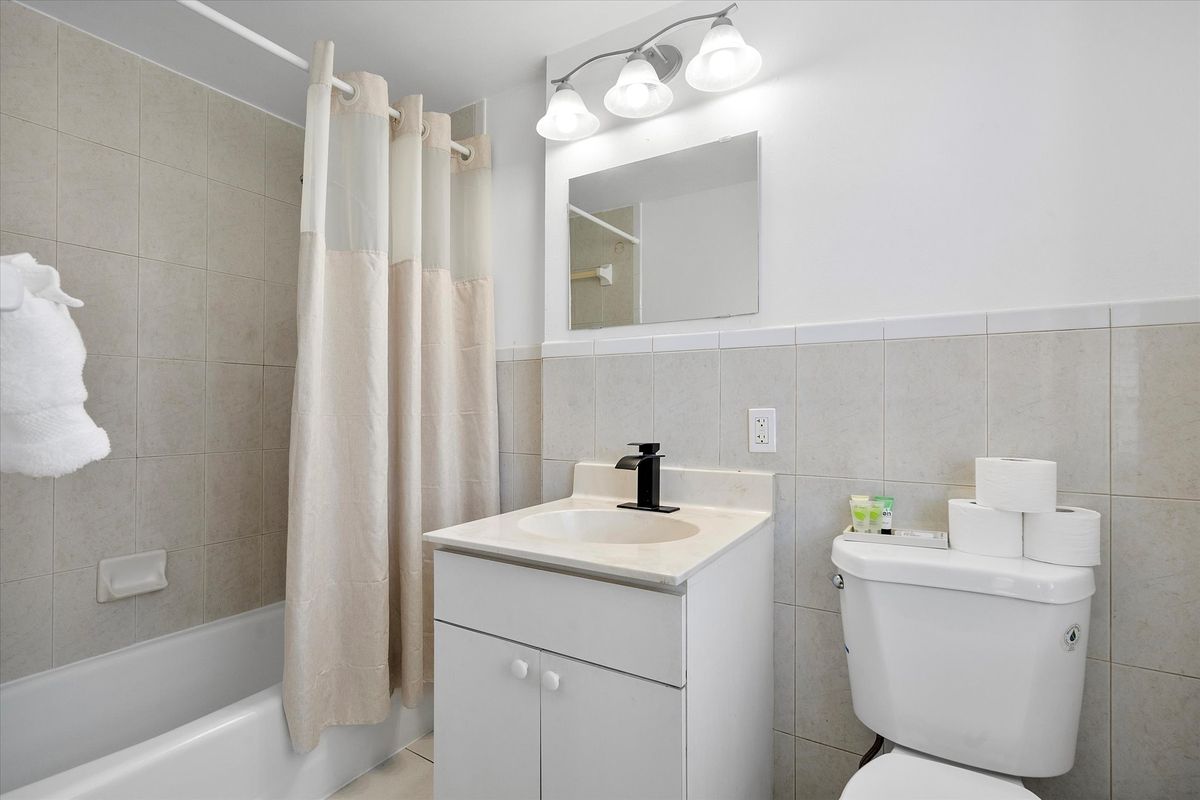 Studio bathroom