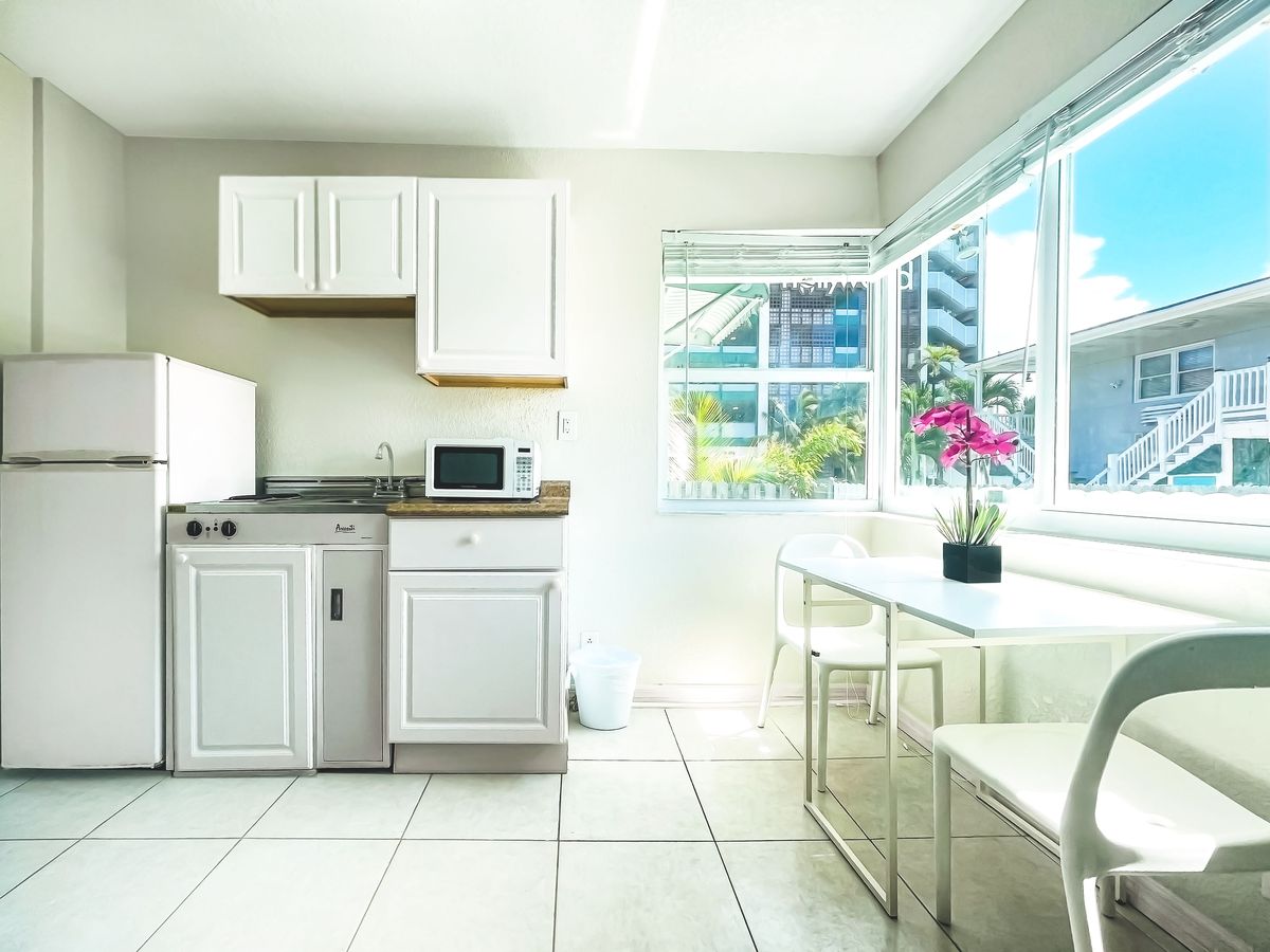 Kitchenette and table